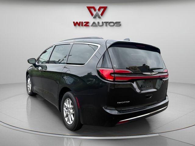 2022 Chrysler Pacifica Touring L's photo