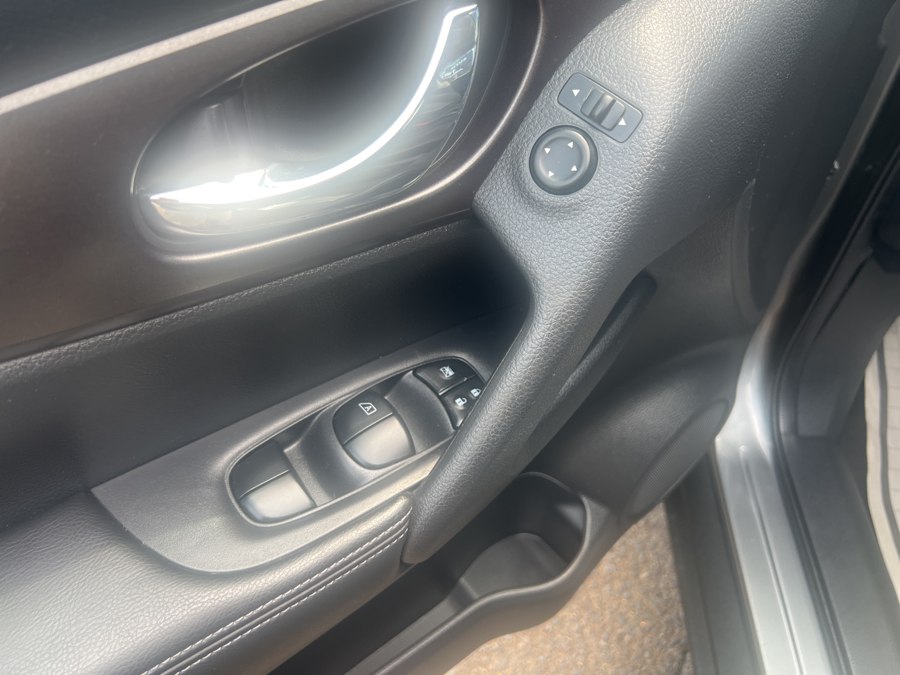 2015 Nissan Rogue SV - Photo 9