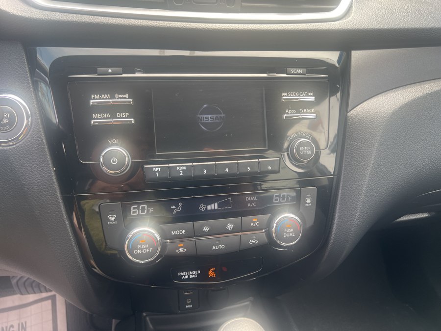 2015 Nissan Rogue SV - Photo 15