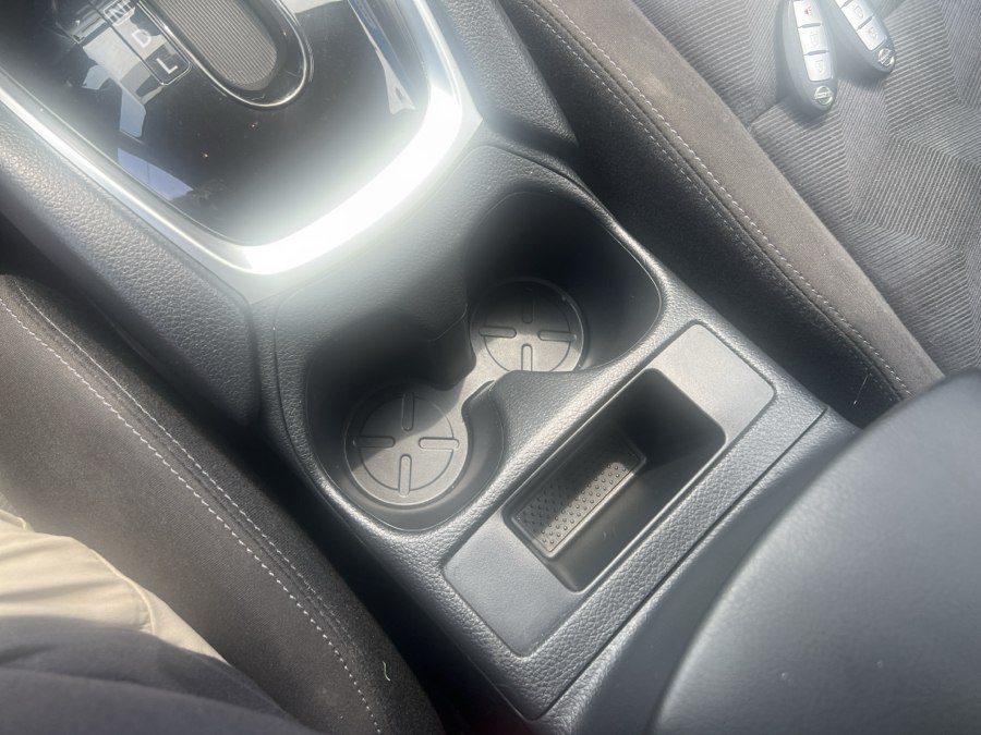 2015 Nissan Rogue SV - Photo 13