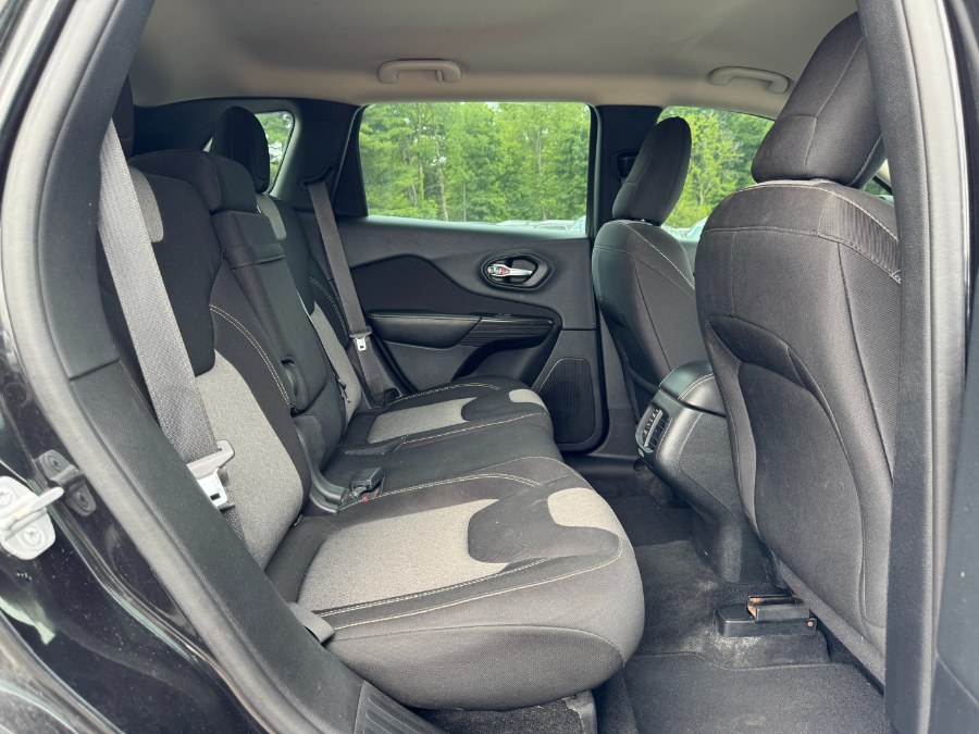 2014 Jeep Cherokee Sport - Photo 17