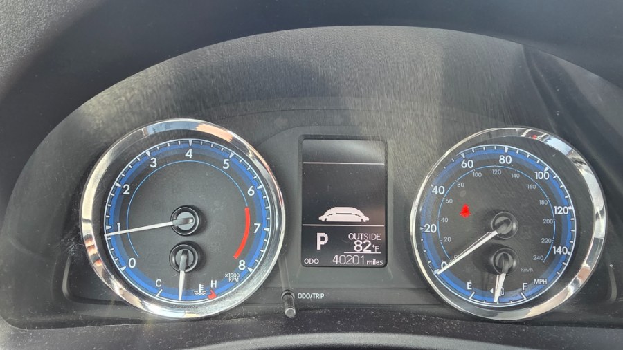 2017 Toyota Corolla LE - Photo 14