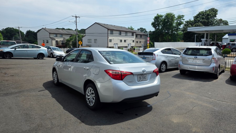 2017 Toyota Corolla LE - Photo 4