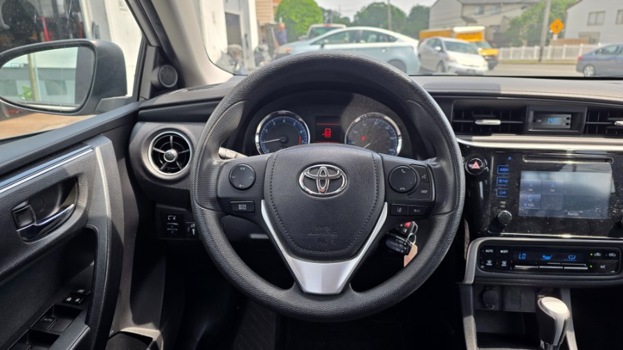 2017 Toyota Corolla LE - Photo 7
