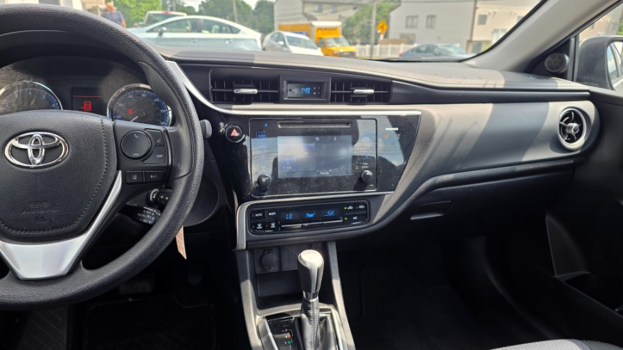 2017 Toyota Corolla LE - Photo 8