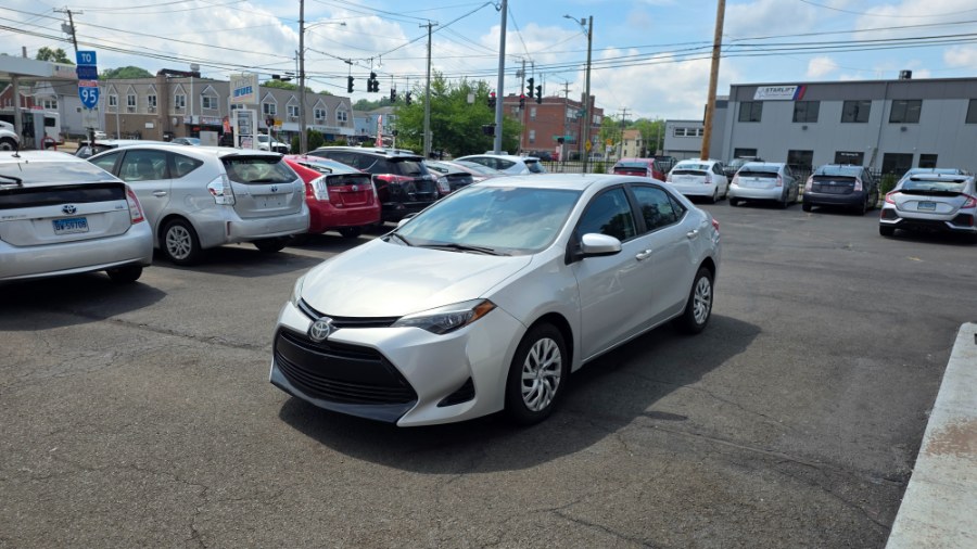 2017 Toyota Corolla LE - Photo 3