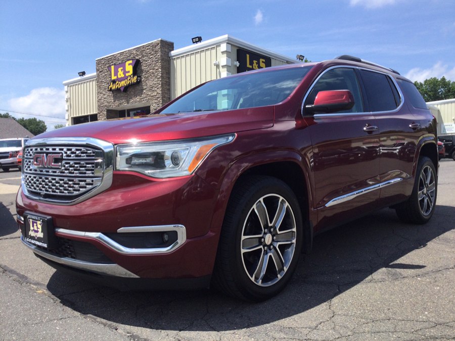 2017 GMC Acadia Denali AWD's photo