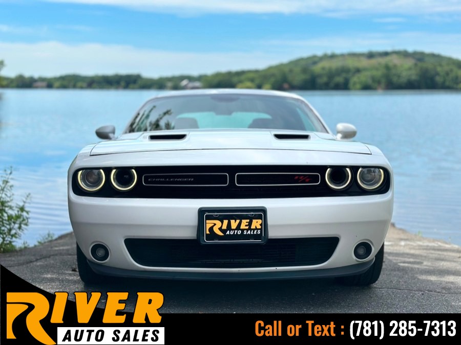 2015 Dodge Challenger R/T's photo