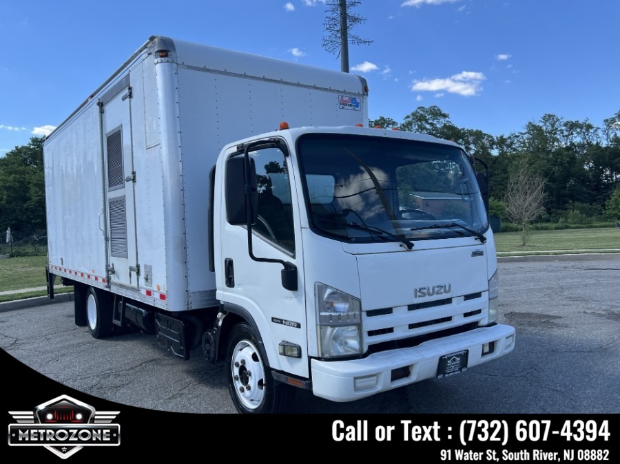 2011 Isuzu NRR's photo