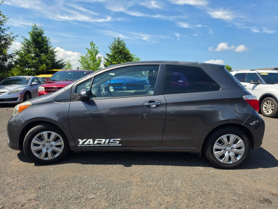 2012 Toyota Yaris LE 3-Door Liftback AT's photo