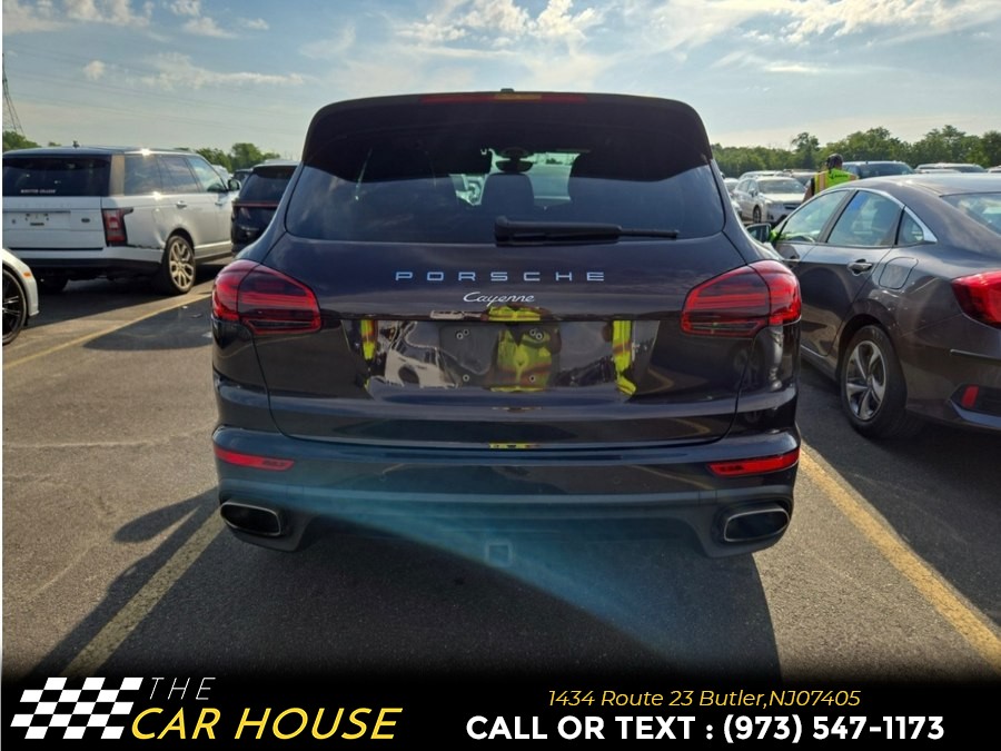 2017 Porsche Cayenne Platinum Edition's photo