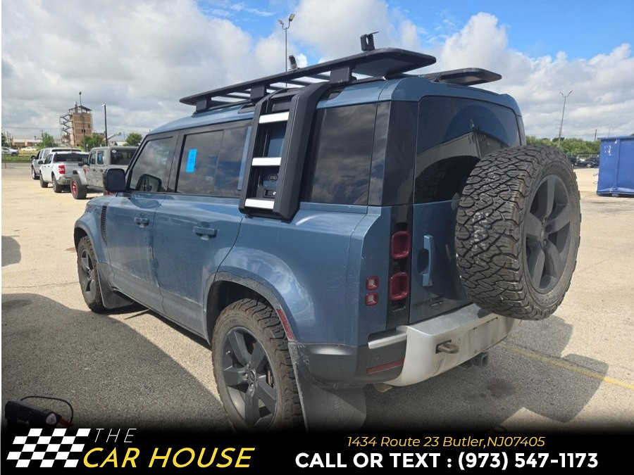2020 Land Rover Defender SE's photo
