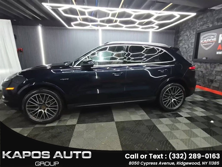 2019 Porsche Cayenne E-Hybrid's photo