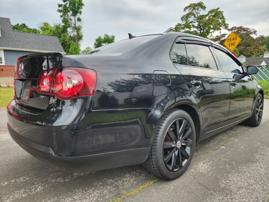 2010 Volkswagen Jetta Wolfsburg Edition DSG PZEV's photo