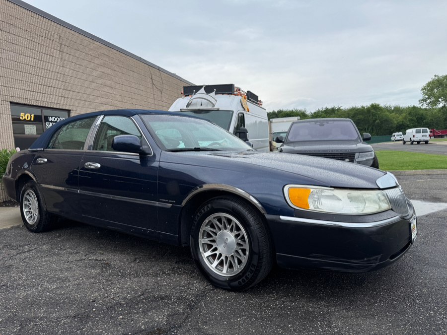 2002 Lincoln Town Car Signature