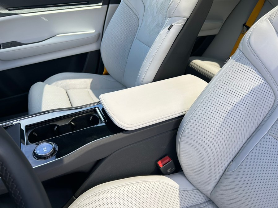 2025 Polestar 3 Performance - Photo 18