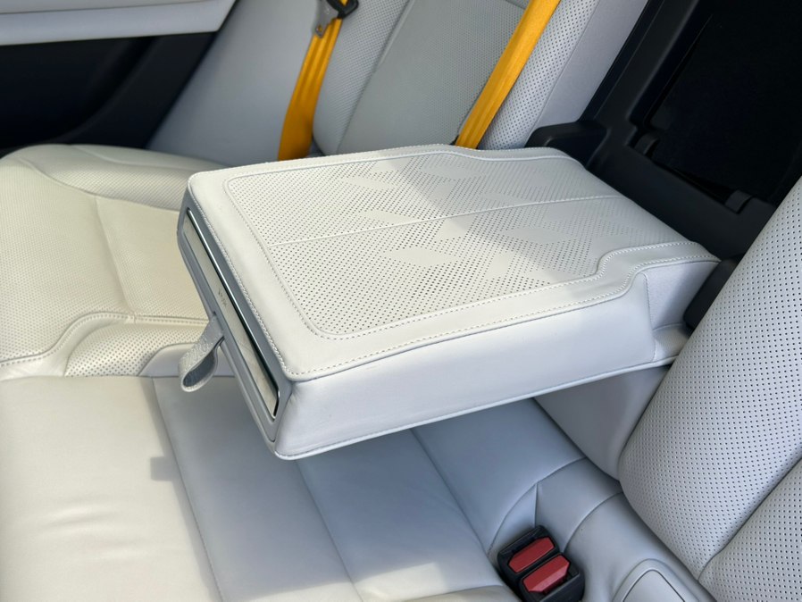 2025 Polestar 3 Performance - Photo 45