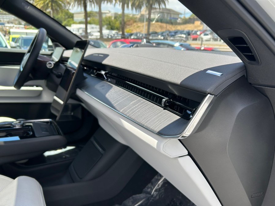 2025 Polestar 3 Performance - Photo 30