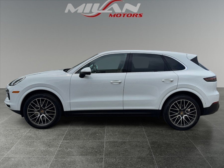 2022 Porsche Cayenne -'s photo