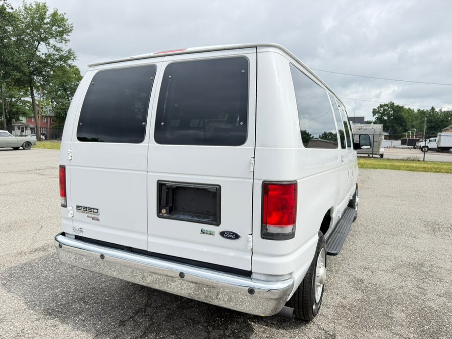 2013 Ford E-Series E-350 XL Super Duty's photo