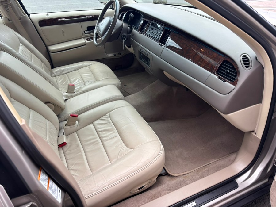 1999 Lincoln Town Car SIGNATURE - Photo 17
