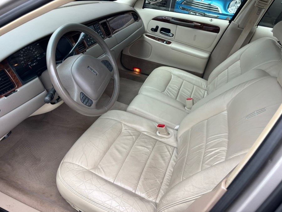1999 Lincoln Town Car SIGNATURE - Photo 9