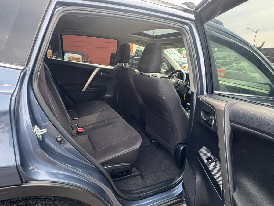 2014 Toyota RAV4 XLE - Photo 11
