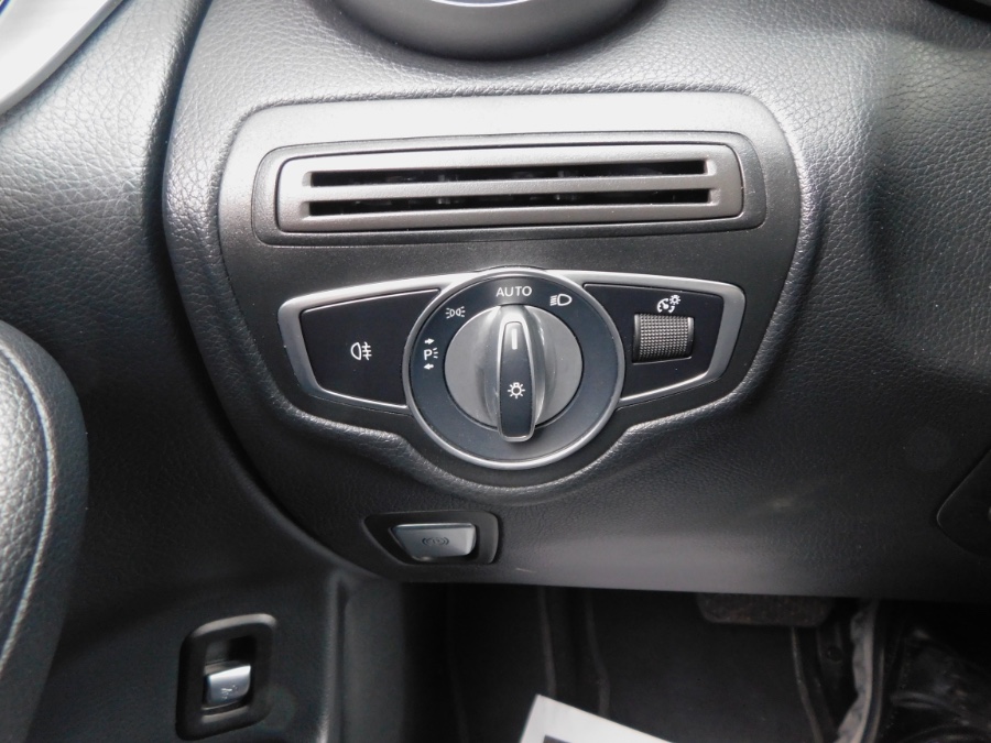2021 Mercedes-Benz GLC GLC300 - Photo 20