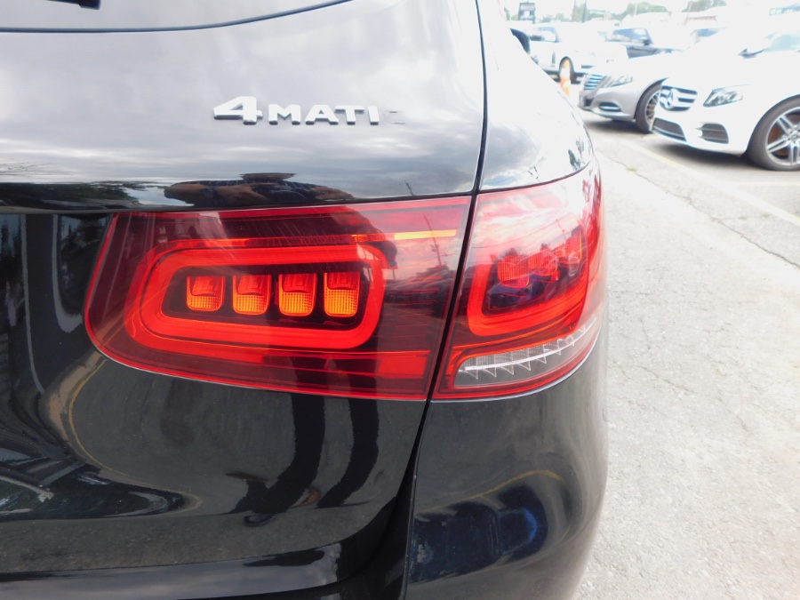 2021 Mercedes-Benz GLC GLC300 - Photo 10