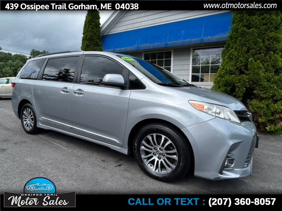 2018 Toyota Sienna XLE V6 8-Passenger's photo