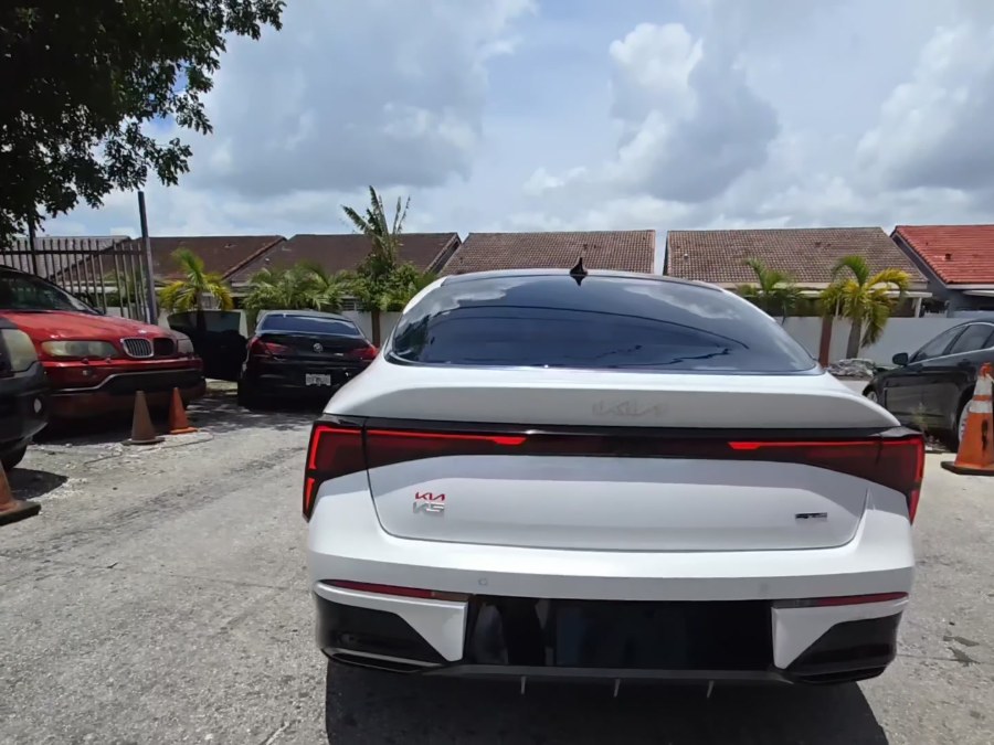 2025 Kia Optima GT-Line AWD's photo