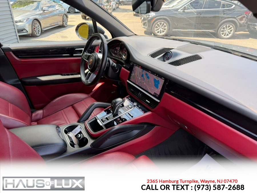 2019 Porsche Cayenne -'s photo