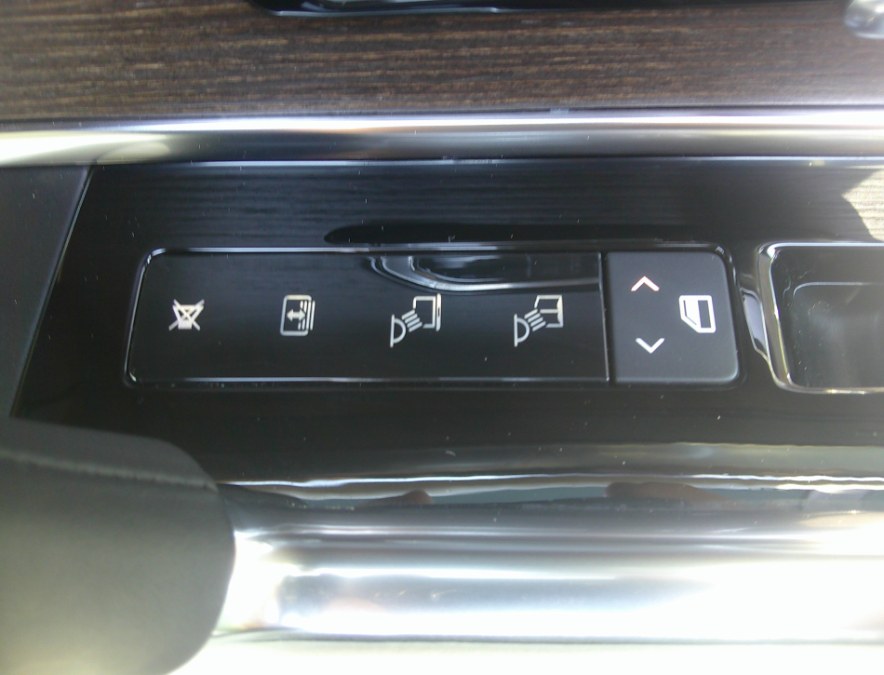 2023 Land Rover Range Rover - $89,980