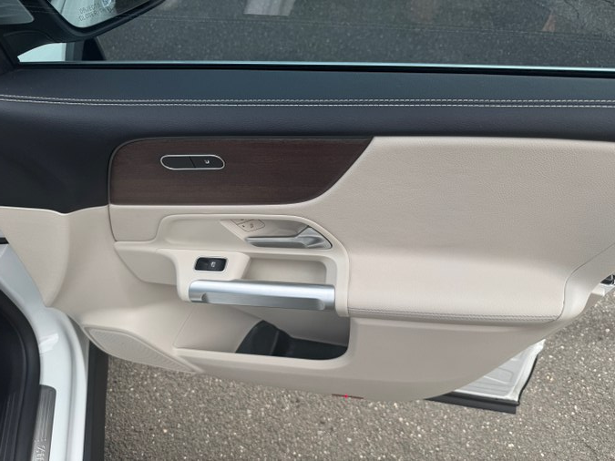 2022 Mercedes-Benz GLB Base - Photo 18