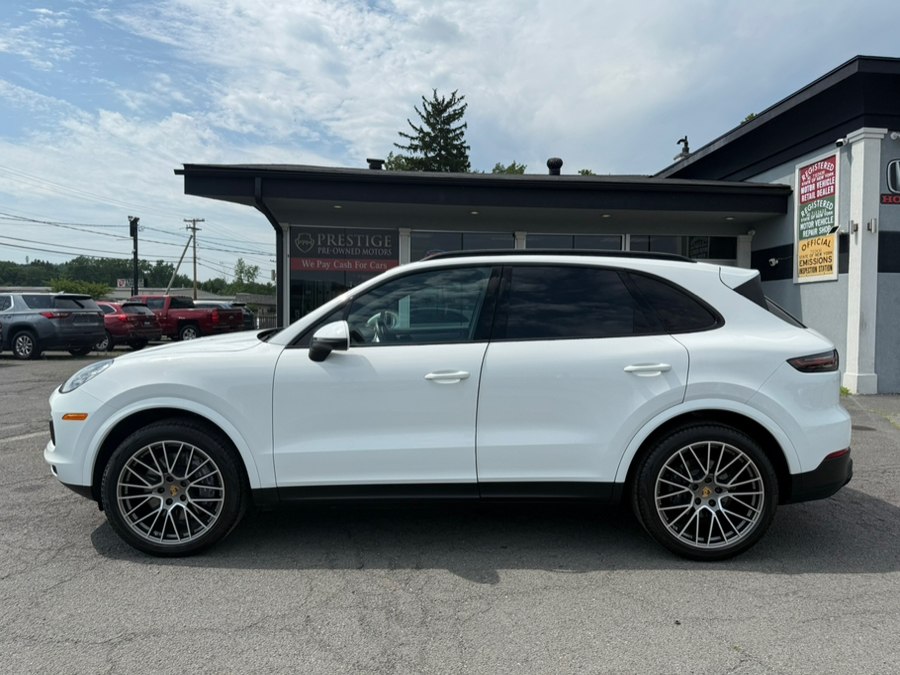 2023 Porsche Cayenne Platinum Edition's photo
