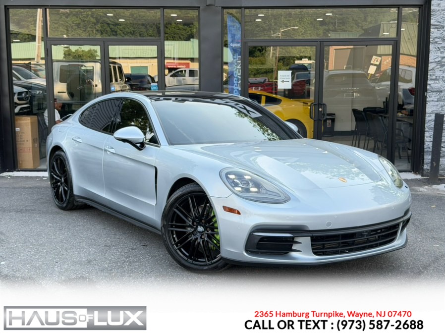 2018 Porsche Panamera 4's photo