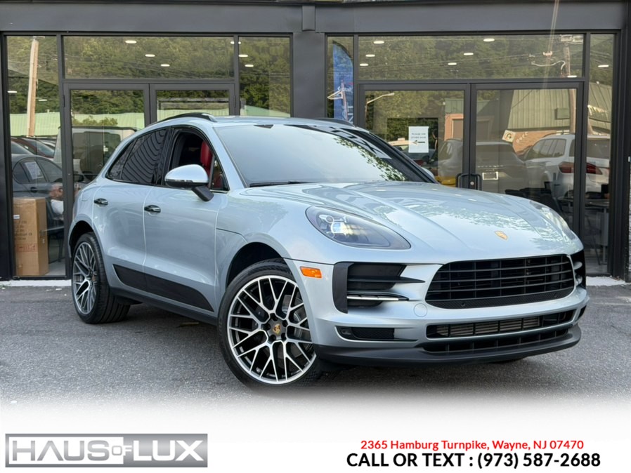 2020 Porsche Macan -'s photo