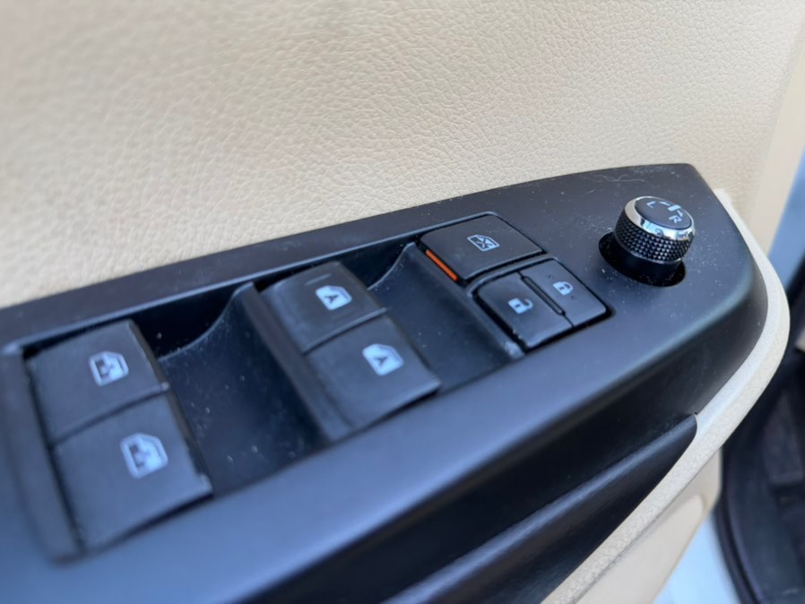 2016 Toyota Highlander XLE - Photo 9