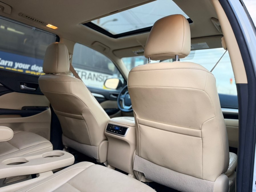 2016 Toyota Highlander XLE - Photo 7
