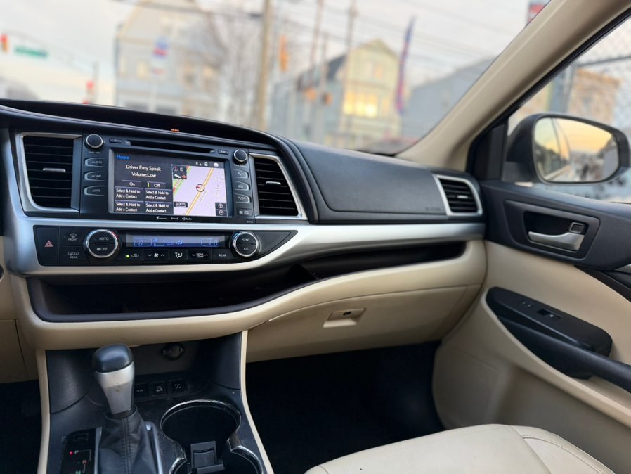 2016 Toyota Highlander XLE - Photo 18