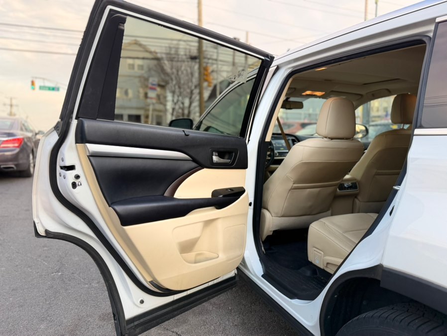 2016 Toyota Highlander XLE - Photo 25