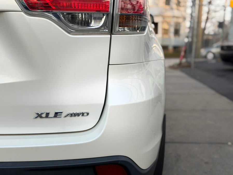 2016 Toyota Highlander XLE - Photo 6