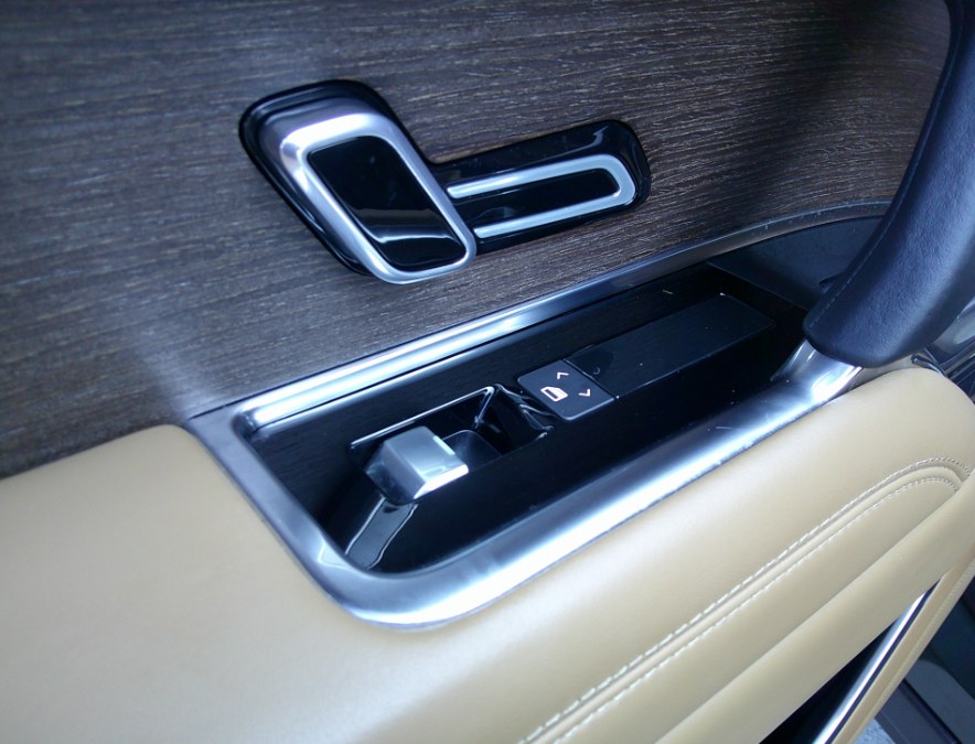 2023 Land Rover Range Rover - $89,980
