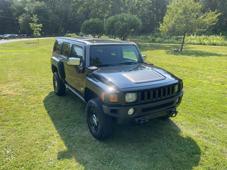 2008 Hummer H3 SUV's photo