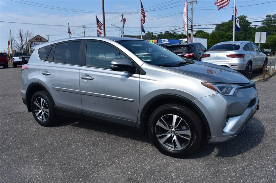 2018 Toyota RAV4 XLE AWD's photo