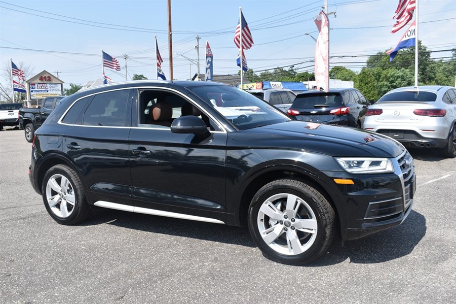 2018 Audi Q5 2.0T quattro S tronic Premium Plus's photo