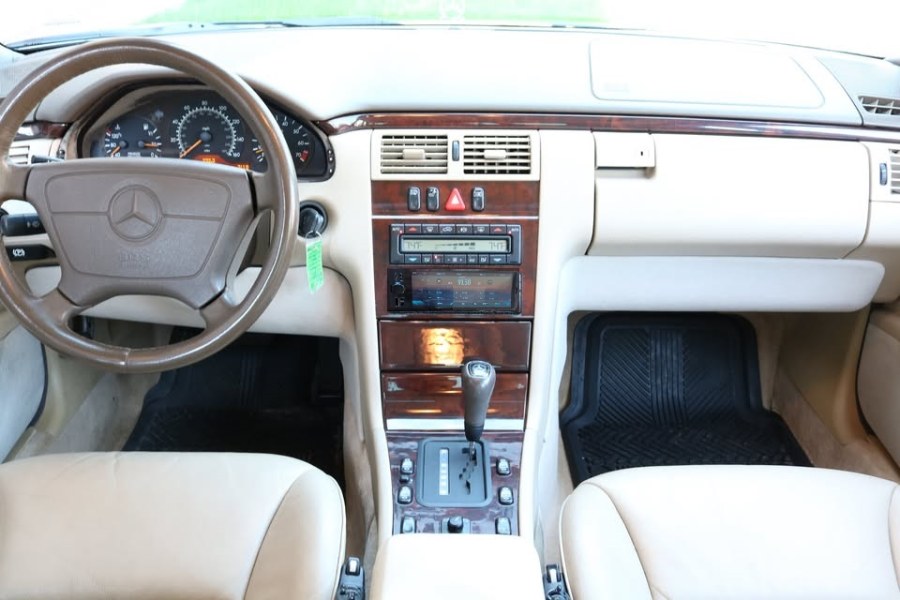 1996 Mercedes-Benz E-Class - Photo 6