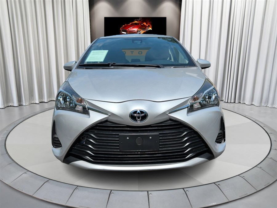2018 Toyota Yaris LE 3-Door Liftback AT's photo