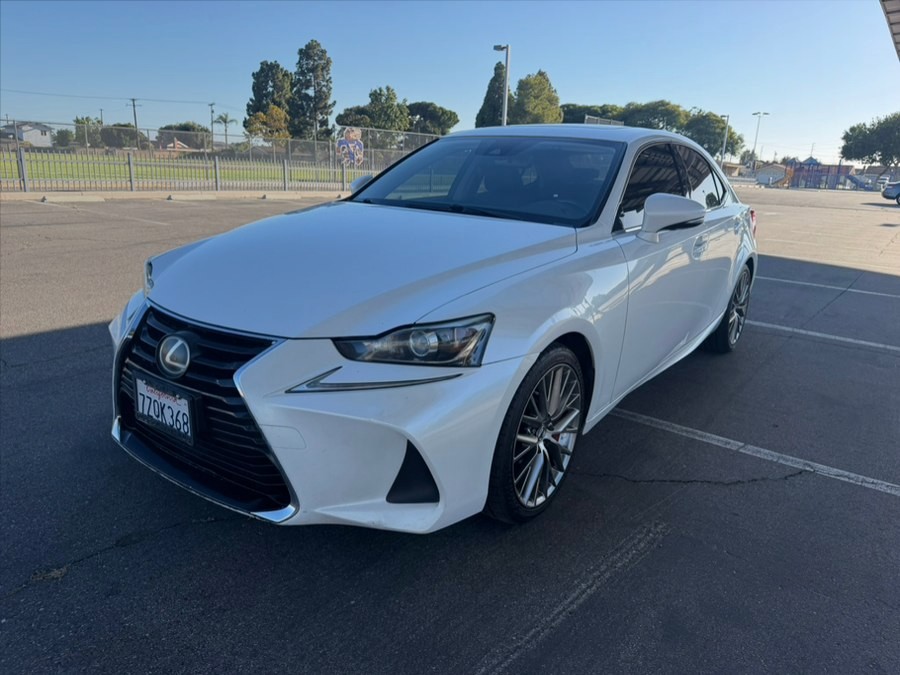 2017 Lexus IS 350 200t's photo