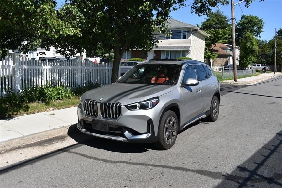 2025 BMW X1 xDrive28i's photo